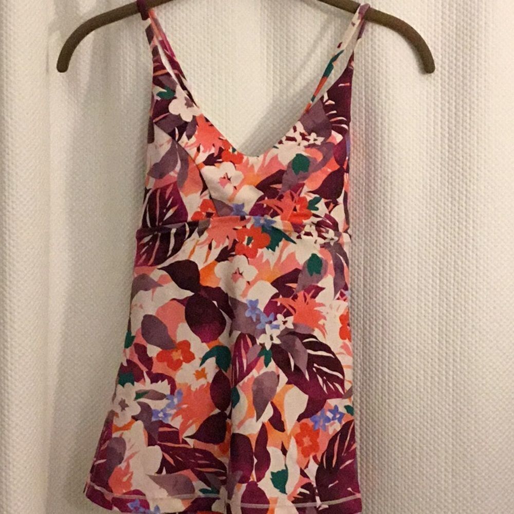 Womens’s Athleta Swimsuit Top only